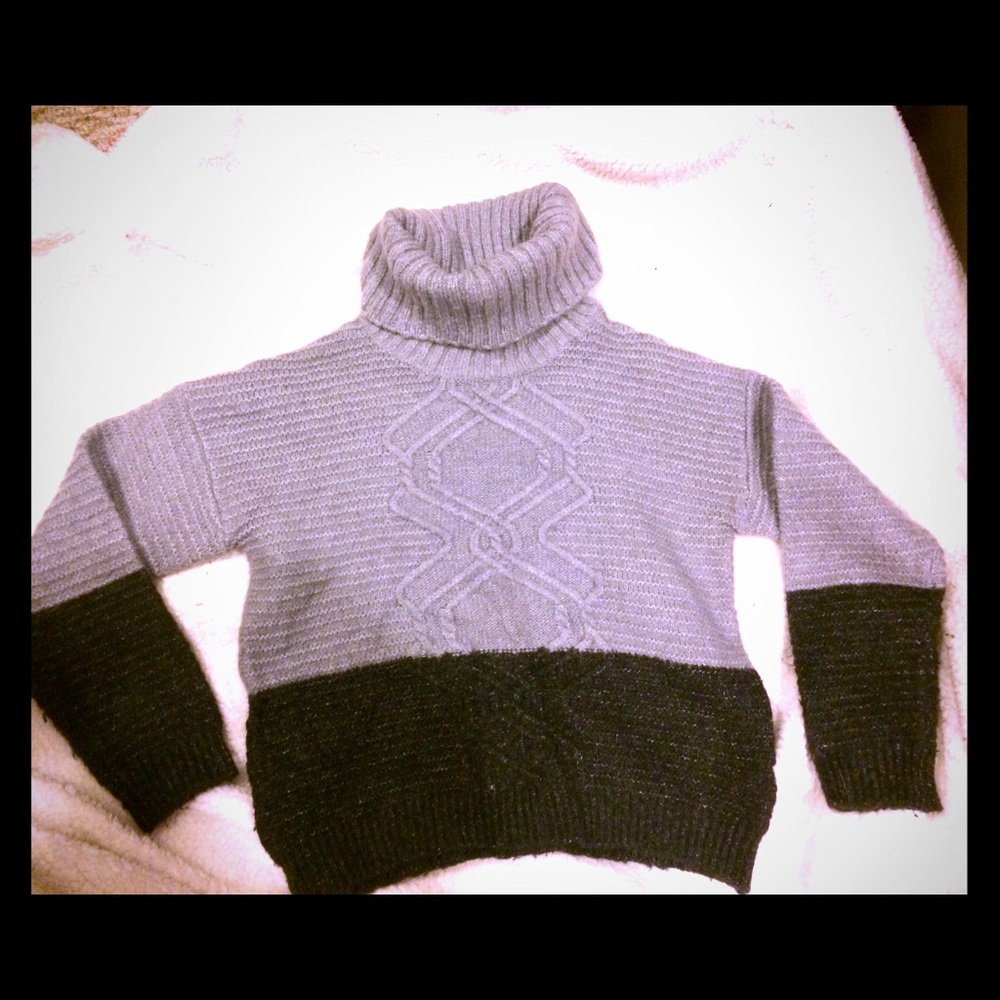 Grey color block turtle neck sweater. Size Large